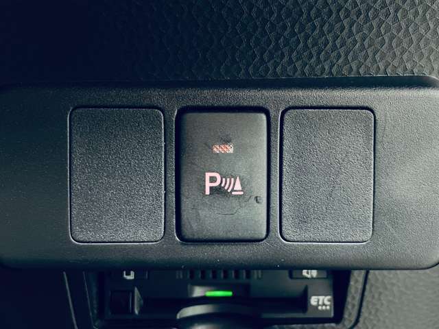 「障害物センサー」　車にぶつかりそうなものがあると知らせてくれます！