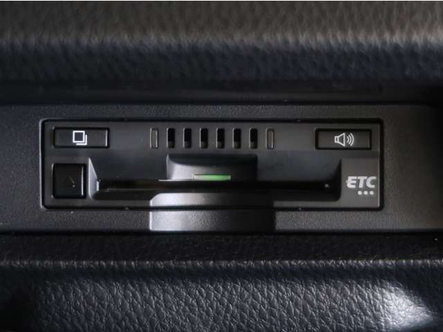ETC車載器付きです。高速道路の料金所もスムーズに通過できます。