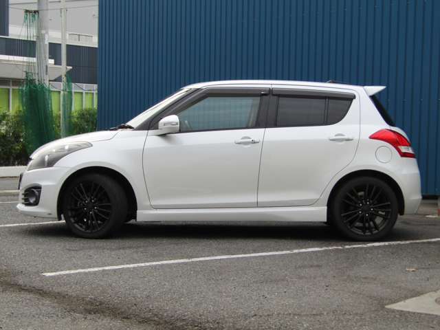 オプションでボディコーティング・ルームクリーニングの施工も承っております！専属のプロが2日間掛けて磨き上げますので、輝きが違います！ワックス要らず！スタッフも自腹で施工してもらっています。