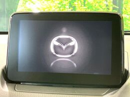 【マツダコネクトナビ】車内の雰囲気にマッチした一体型タイプのナビ。各種車輌設定やBluetooth再生等、様々な機能が楽しめます。直感的なダイヤル操作が可能で、使い勝手も良好です。