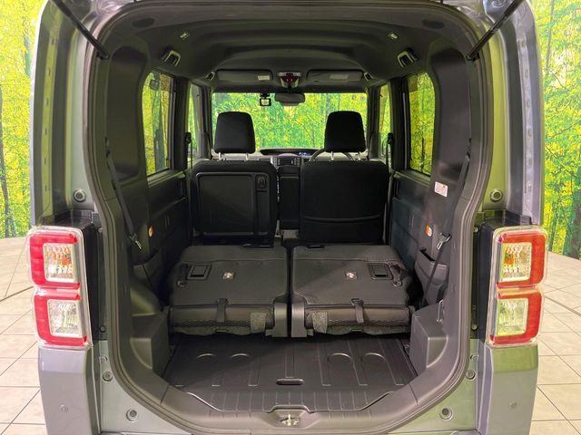 積み下ろしのしやすいデッキにはたっぷりと荷物を積み込んでいただけます。遊びから仕事まで、様々なシーンで頼れます♪