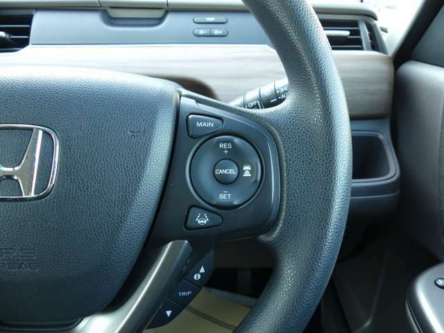 Honda　SENSING（安全運転支援システム）装着車です。先進技術でお客様のドライブを様々なシーンでサポートいたします。