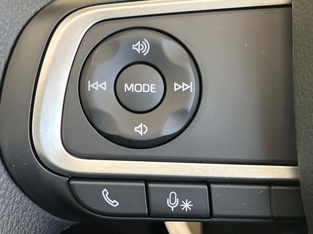 【ステアリングスイッチ】運転中、前方から目線をそらすことなく、オーディオ等の操作が可能な便利機能！安心＆快適なドライブを演出してくれます♪