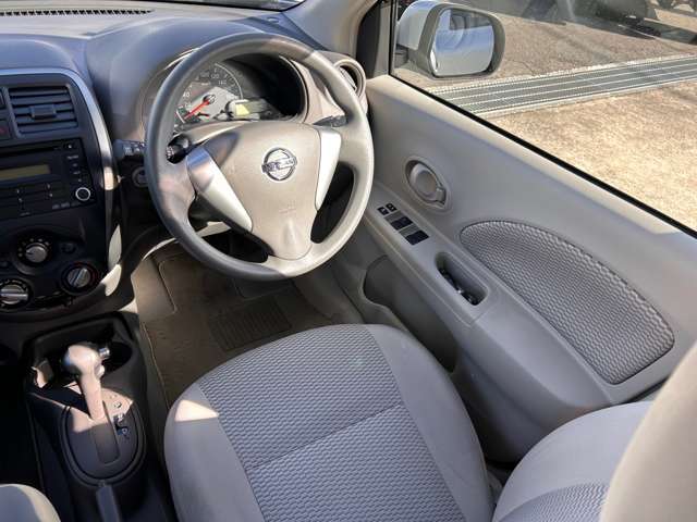 運転席画像です。ゆったりと運転出来ます★