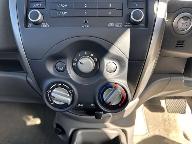 操作しやすいマニュアルエアコンです☆