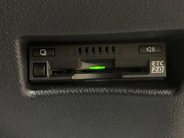 【ETC】高速道路の料金所をストレスなく通過！話題のスポットやサービスエリアに多い「スマートIC」利用時は必須のアイテムです。当店でセットアップを実施、ご納車当日からすぐにご利用いただけます！