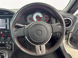 【ハンドル】『ハンドル/ステアリング』の画像になります。写真の内容に関してご不明点、ご質問等がございましたらお気軽にガリバー店舗までお問い合わせください。