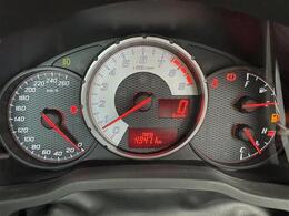 【スピードメーター】『スピードメーター』の画像になります。メーターがシンプルで見やすく運転しやすいですね！