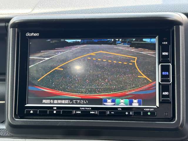 車庫入れ時に大変便利なバックモニター付きです。あると嬉しい装備ですね！お買い得なお車です。おススメです。