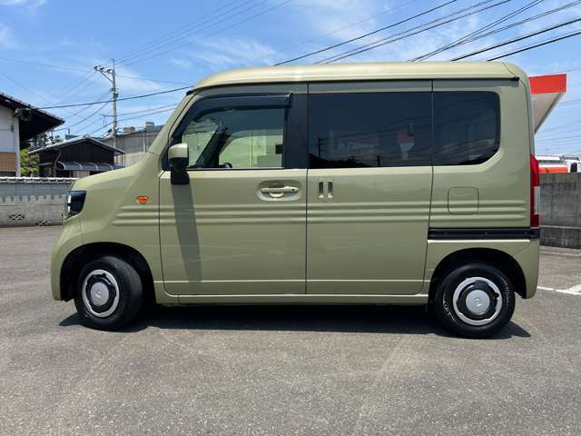 修復歴がございますが、決して粗悪車等ではございませんのでご安心下さい。保証付き修復歴有りのお買い得車の販売でしたら、当店ナポレオンにお任せ下さい。