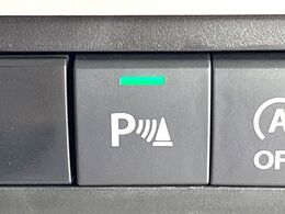 【クリアランスソナー】バンパーに付いたセンサーが障害物を検知！一定の距離に近づくとアラートで教えてくれます♪狭い駐車スペースや車庫入れ時も安心ですね☆