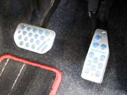 SUZUKI SPORTアルミペダルを装着しております。詳しくはフリーコール　0078-6002-080898まで。