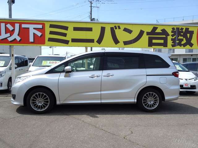 すべての車に外装のコーティングと各種ルームクリーニングを施工いたします！外装も内装も愛車はいつもピカピカキレイが気持ちいいですね♪
