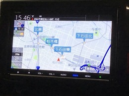 アップルカープレイ対応ギャザズナビ搭載です。知らない道も安心ですね！