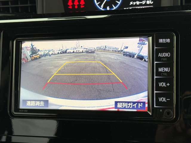 【バックカメラ】駐車時に後方がリアルタイム映像で確認できます。大型商業施設や立体駐車場での駐車時や、夜間のバック時に大活躍！運転スキルに関わらず、今や必須となった装備のひとつです！