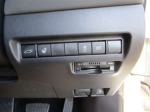 お客様のご来店心よりお待ちしております。お客様をお待たせすることなくお出迎えさせて頂くため、事前にお電話を1本頂けると幸いです。