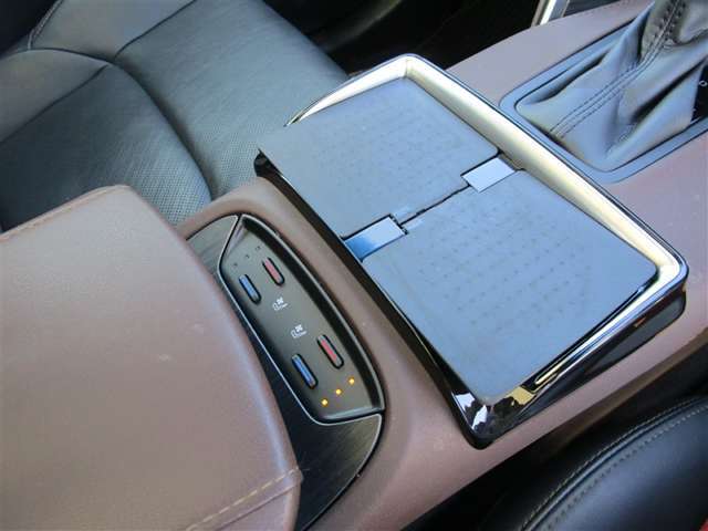 販売だけでなく、車検・修理・鈑金等、車の事なら幅広くサポートさせて頂いております。