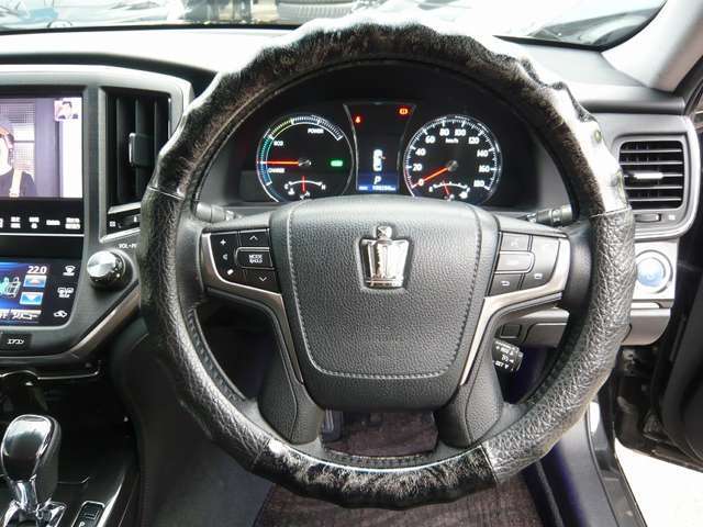こちらのお車ですが、ステアリングカバー付きでした為、ご希望の方には新品ウッドコンビハンドルへ交換させて頂きますので、お気軽にお申しつけくださいませ。