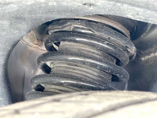 下回りがきれいなうちに、防錆加工の施工がオススメ。降雪地域はもちろん、沿岸部にお住いの方や、趣味でマリン・ウィンタースポーツをされる方にご好評いただいております。
