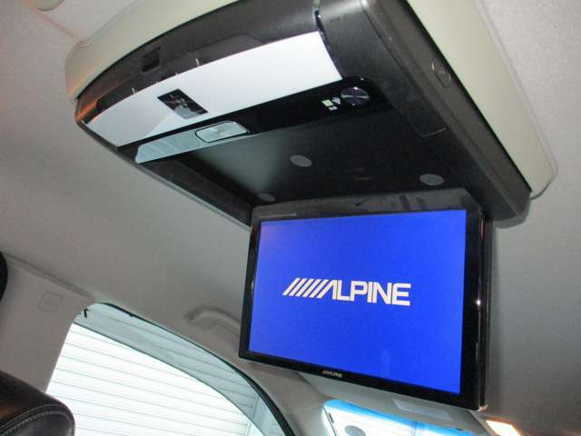 ALPINEフリップダウンモニター