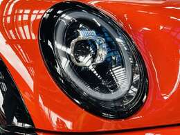 ヘッドライトの曇りや黄ばみは、夜間走行時の視界悪化に繋がります。当社ではヘッドライト磨きやコーティングも承っております！