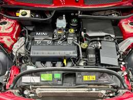 エンジンルームは綺麗な状態です！