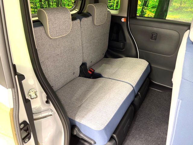 高品質なオリジナルフロアマットもオプションにてご用意しております。お好きなデザインやカラーをお車に合わせて選んでいただくことができます♪