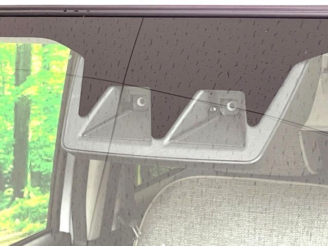 【スマートアシスト】走行中に前方の車両等を認識し、衝突しそうな時は警報とブレーキで衝突回避と被害軽減をアシスト。より安全にドライブをお楽しみいただけます。