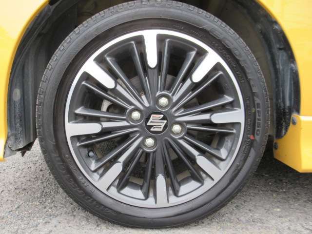 【タイヤ】タイヤがカッコイイ！オシャレ！アナタの走りを演出してくれるんです！まだまだ使えるタイヤですよ～！お問い合わせは047-357-1190まで！