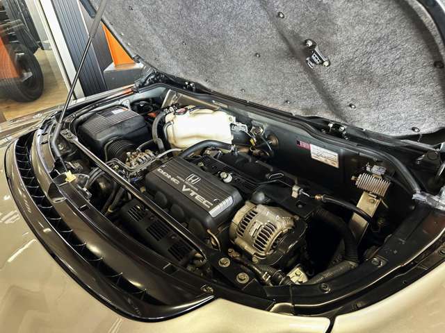 自然吸気エンジン3.0L・V6・DOHC・VTECエンジン。きびきびとした走りを演出してくれます。