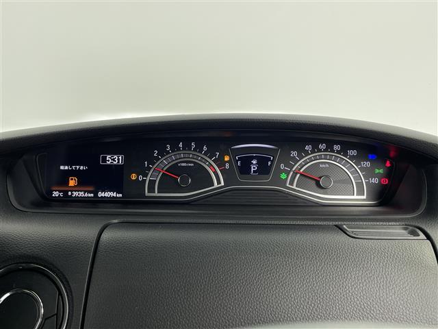 【スピードメーター】メーターがシンプルで見やすく運転しやすいですね！