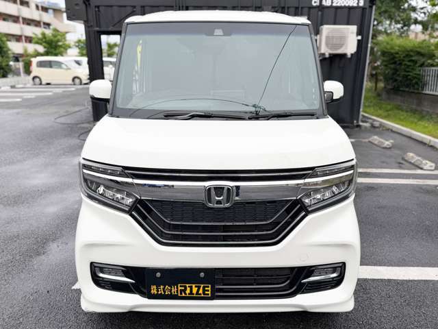 車内の臭いにもこだわってます！　車両の入庫チェックを行う担当者は非喫煙者を必ず配置し　タバコ臭　がない車両にこだわって販売をしております。臭いに関しても満足して頂ける高品質を維持しております！