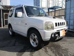 修復歴の車両も第三機関にてチェックしており、入庫時も再度確認チェックしておりますので気になる箇所などお気軽にお問合せください。