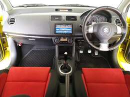 ZC31型スイフトスポーツ/5速マニュアル　定番のチャンピオンイエローです　目立つカラーですが思い切ってどうぞ