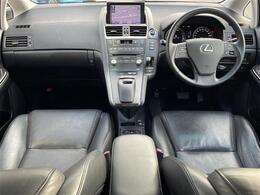 禁煙車　純正ナビ　フルセグTV　バックカメラ　　黒革シート　ビルトインETC　DN席シートヒーター　DN席パワーシート　LEDヘッドライト　オートライト　革巻きステアリング　ステアリングスイッチ