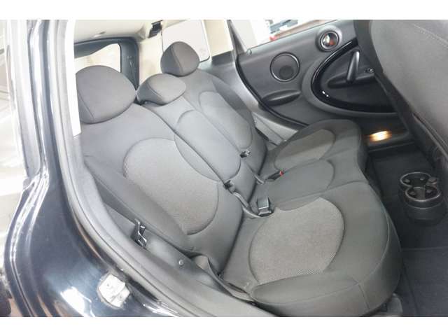 リアシートは特に使用感無くフロント同様、驚きの美しさでございます。
