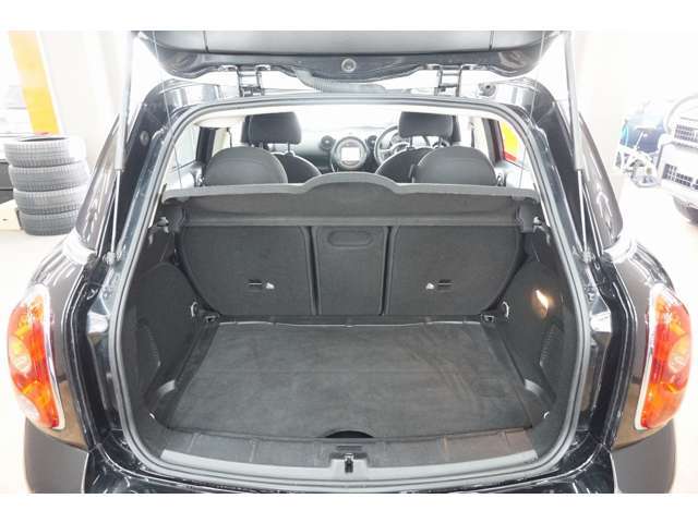 トランクスペースも丁寧に使用されていた事がおわかり頂けます。