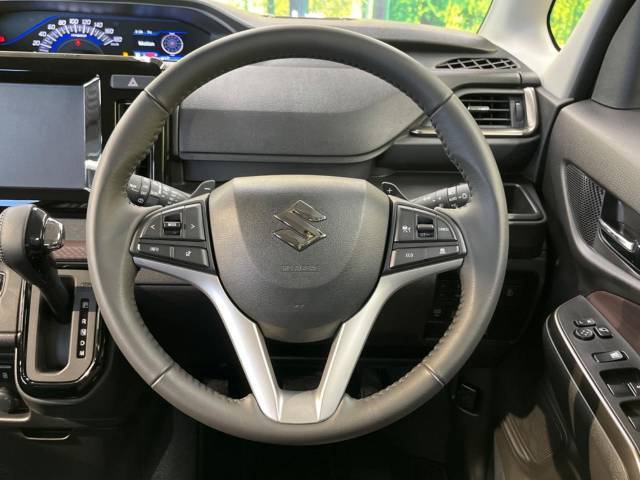 【ステアリングスイッチ】運転中、前方から目線をそらすことなく、オーディオ等の操作が可能な便利機能！安心＆快適なドライブを演出してくれます♪