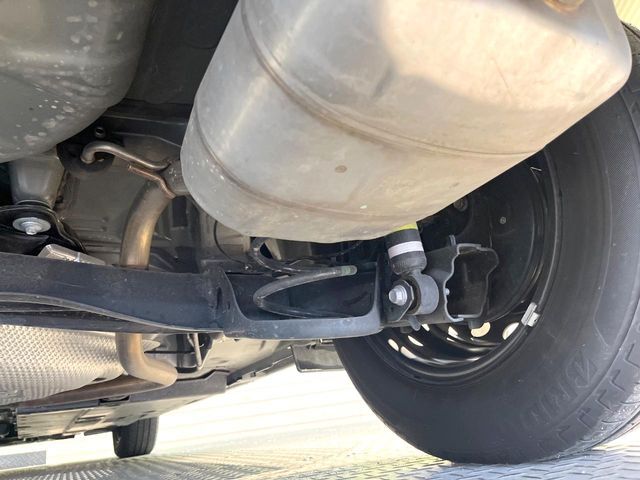 お車を安心してお乗りいただく為には、足回りの定期点検が欠かせません。サービスサポート（有償保証）では無料点検もご提供しており、安心のカーライフをお過ごしいただけるサポート体制が整っています。