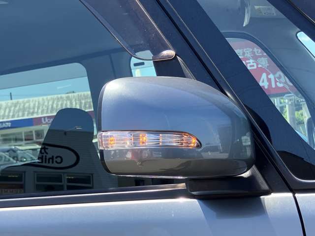 【ウインカーミラー】　見た目だけでなく、対向車からの視認性の向上につながって安全度もアップ☆