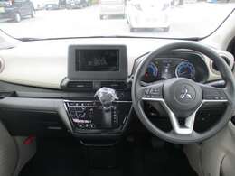 インパネ全体です！内装のボタンの位置などをご確認ください♪