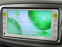 【純正ナビ】人気の純正ナビを装備しております。ナビの使いやすさはもちろん、オーディオ機能も充実！キャンプや旅行はもちろん、通勤や買い物など普段のドライブも楽しくなるはず♪