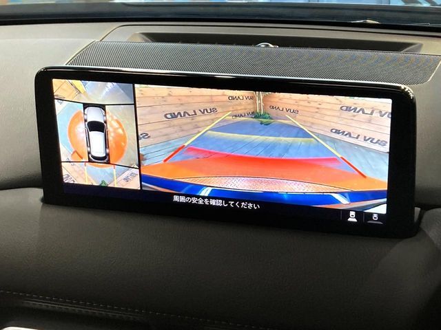 【360°ビューモニター】専用のカメラにより、上から見下ろしたような視点で360度クルマの周囲を確認することができます☆死角部分も確認しやすく、狭い場所での切り返しや駐車もスムーズに行えます。