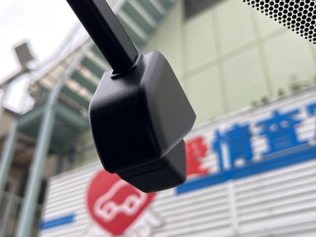 【ドライブレコーダー】安心・安全なカーライフに必須のドライブレコーダーを装備！走行中はもちろん、あおり運転や事故に遭遇した際の状況も映像で記録し、万一のリスクに備えます。