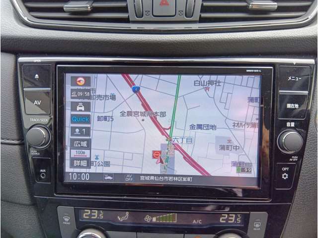 9インチメモリーナビもついてます。目的地へ楽に移動。