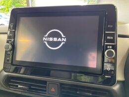 【大画面ナビ】人気の大型9インチナビを装備。存在感のある大画面はインパクト大！ナビ利用時のマップ表示は見やすく、テレビやDVDは臨場感がアップ！いつものドライブがグッと楽しくなります♪