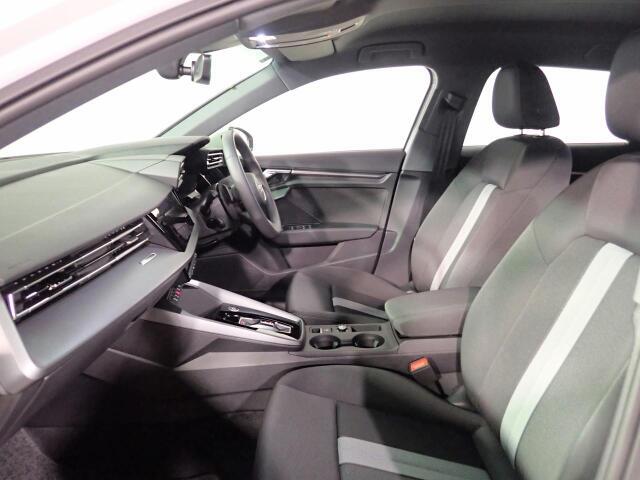 【高品質なAudi認定中古車をご確認ください】　Audi三重津は、伊勢自動車道久居インター降りて165号線を左方向（R23方面）、約10分で国道23号線交差点「雲出本郷町」左折50mです。