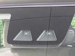 【スマートアシスト】走行中に前方の車両等を認識し、衝突しそうな時は警報とブレーキで衝突回避と被害軽減をアシスト。より安全にドライブをお楽しみいただけます。