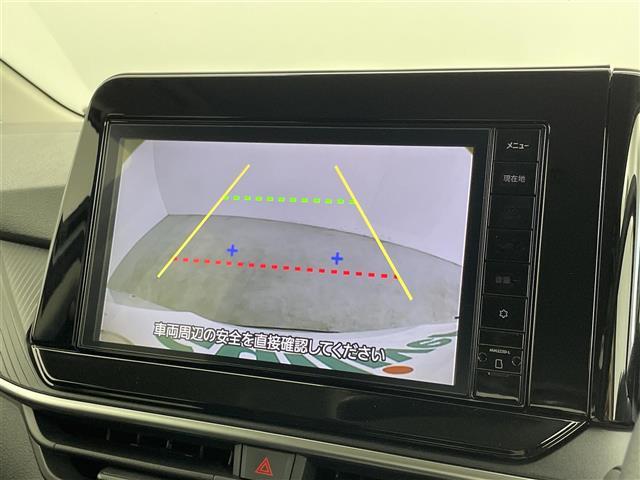 【バックモニター】後ろのカメラの映像をモニターに映し出すことができます！後方の見えない死角や、障害物との距離感をしっかり確認することができます！駐車が苦手な方におすすめです。