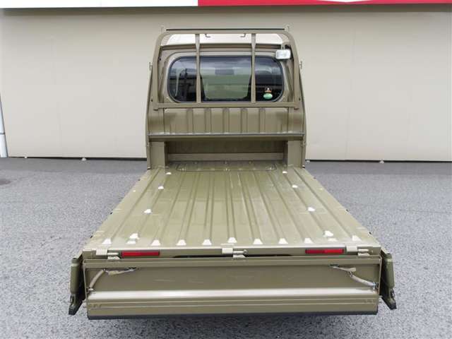 見方が分からないときは、どんなことでも中古車選びのプロであるスタッフにおたずねください。